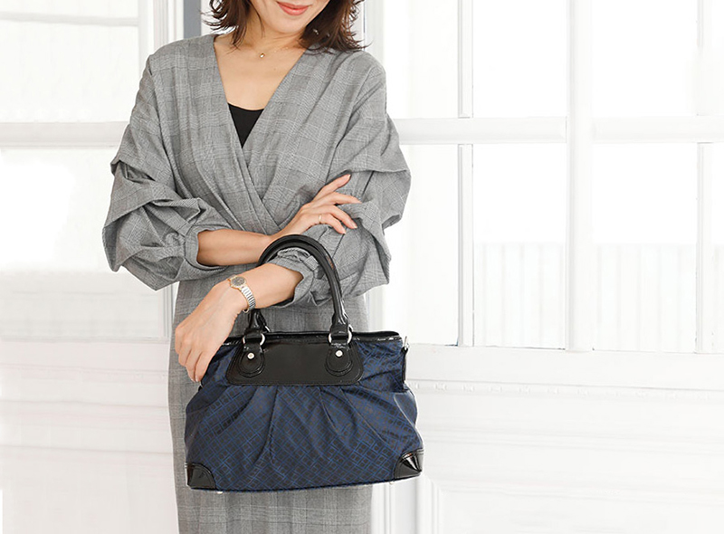 50代女性におすすめの日本女性を美しく見せるバッグブランドの人気ナイロンバッグはリタ