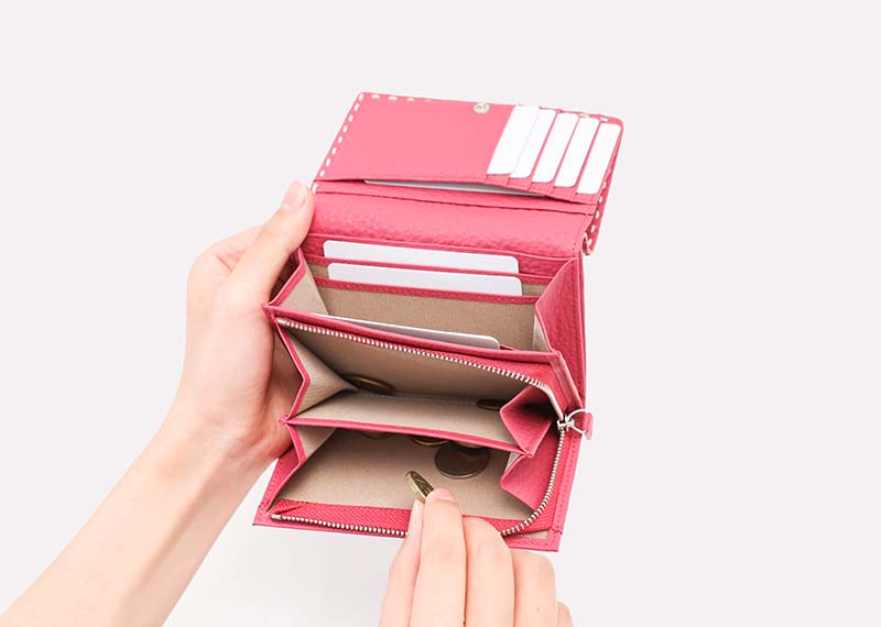 レディースミニ財布選びのポイントは入れたい収納力で、お財布形を選ぶこと