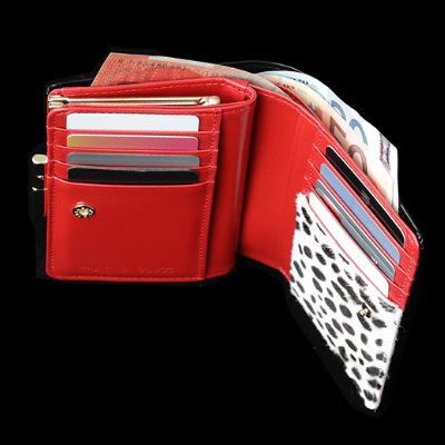 使いやすいおすすめのレディース二つ折り財布はフルッティ・ディ・ボスコのエルモ オリヴィア