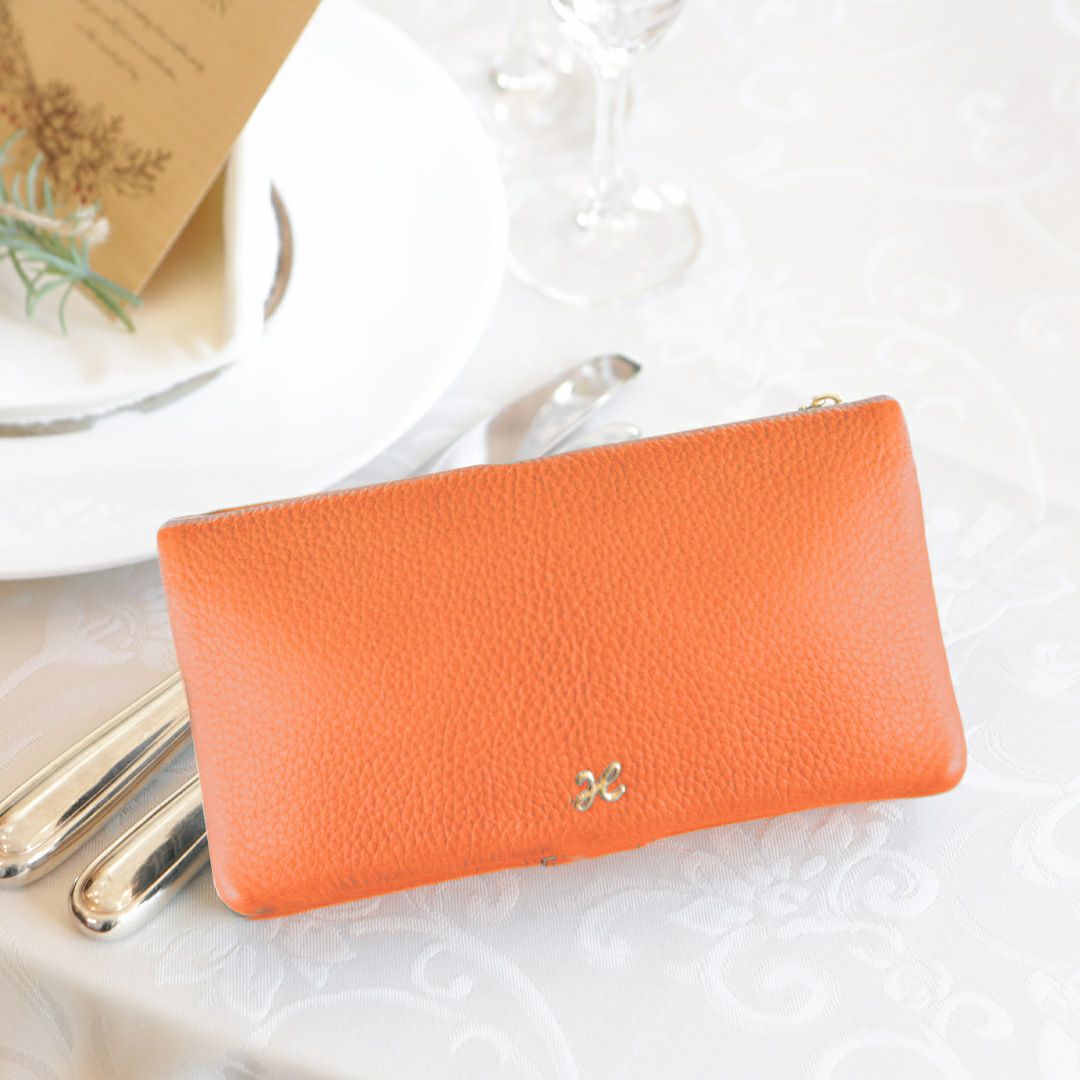 金運アップにおすすめの財布は、傳濱野はんどばっぐのリュフカフェリーチェ ライトオレンジ