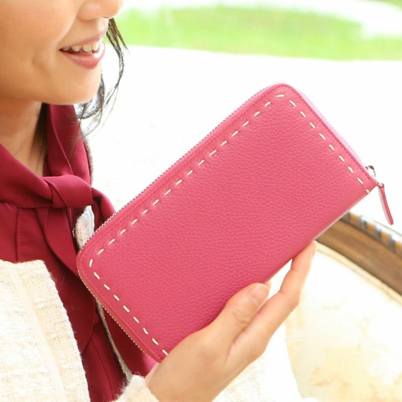 人気ブランドのピンクのお財布は、傳濱野はんどばっぐのリッシュカメリア フレンチローズ