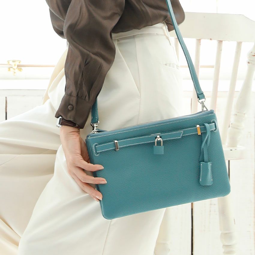 30代女性におすすめの熟練の職人技が光る日本のブランドのバッグは傳濱野のミーティアヴィヴィ