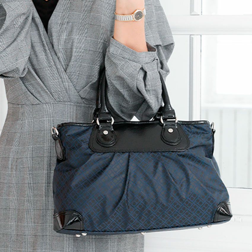 40代女性に人気の普段使いにぴったりのレディーストートバッグは傳濱野はんどばっぐのリタ