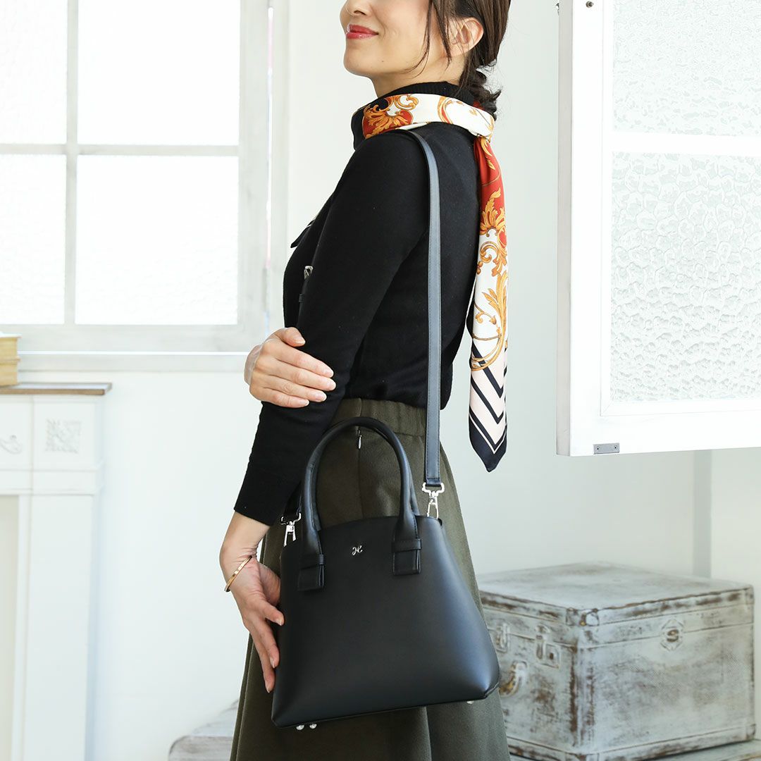 普段使いにも！卒入学式バッグとしてママに人気のきれいめバッグは、傳濱野はんどばっぐのラチュレ