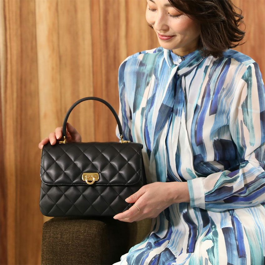 60代女性がオンオフ使える上質なハンドバッグ