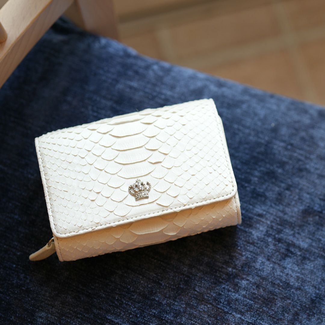 カードがたくさん入る財布おすすめ｜傳濱野はんどばっぐ Litolo Python(リトロパイソン)