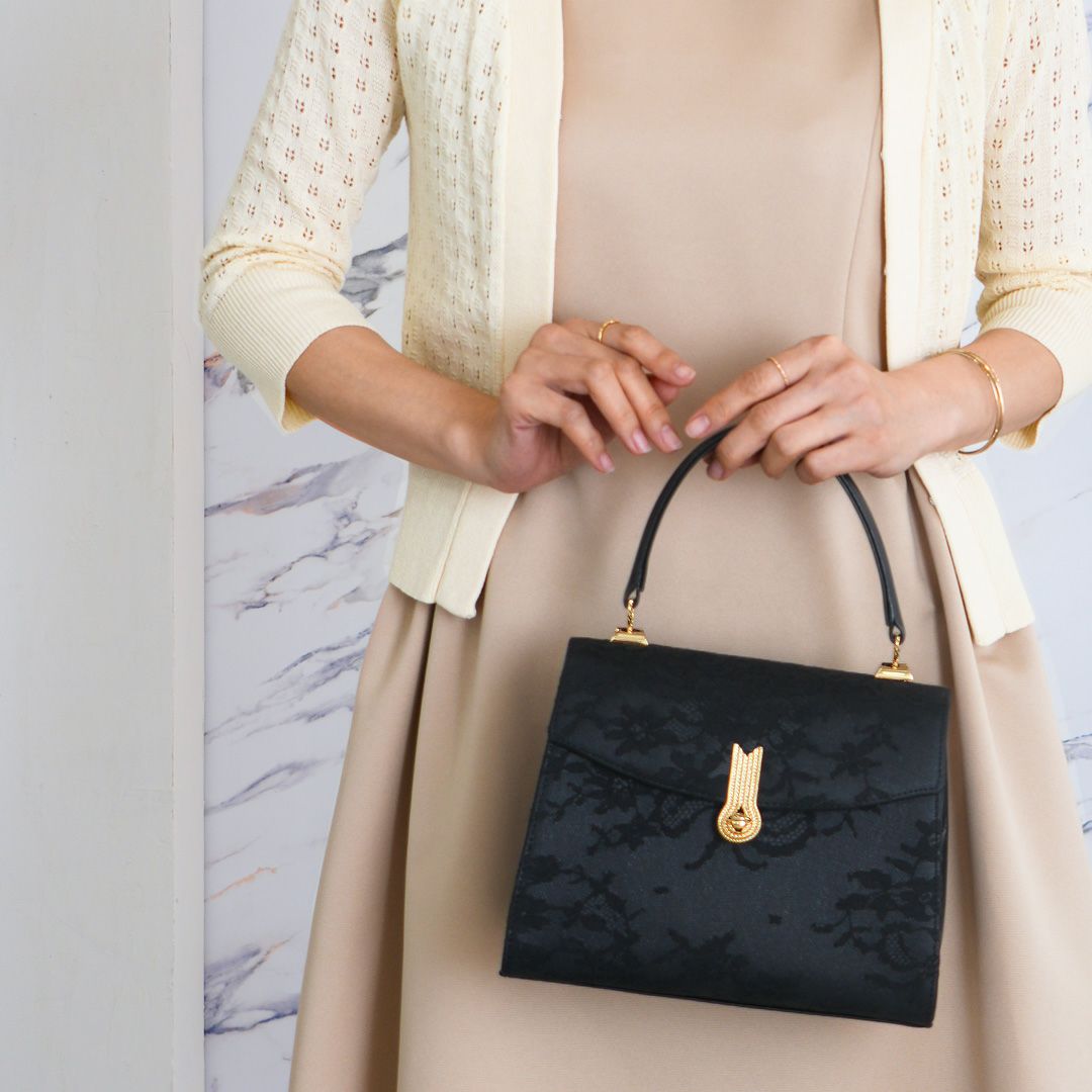 普段使いもできるフォーマルバッグを選ぶコツ