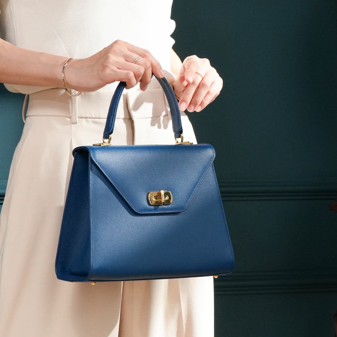 皇室御用達傳濱野の青 レザー バッグかなりのお買い得‼️最終お値下げ‼️ 