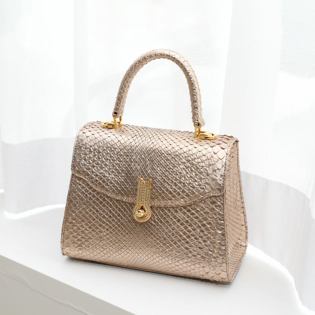 【傳濱野】最高級メゾンパイソンに、王室愛用モデル金具を添えて。正統派パイソンワンハンドルAlicia Pitone（アリシアピトーネ）