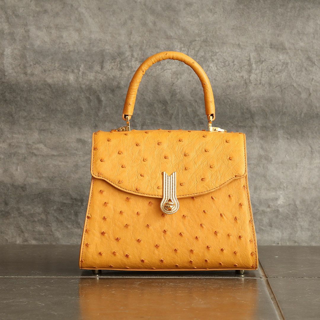 【傳濱野】《Luxury Line》ジュエリーライクなオーストリッチに、王室愛用モデル金具を添えたワンハンドルバッグAlicia Struzzo（アリシアストラッツォ）