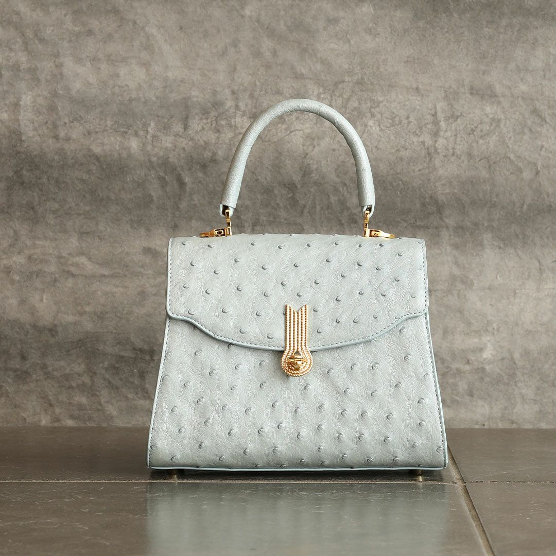 【傳濱野】《Luxury Line》ジュエリーライクなオーストリッチに、王室愛用モデル金具を添えたワンハンドルバッグAlicia Struzzo（アリシアストラッツォ）