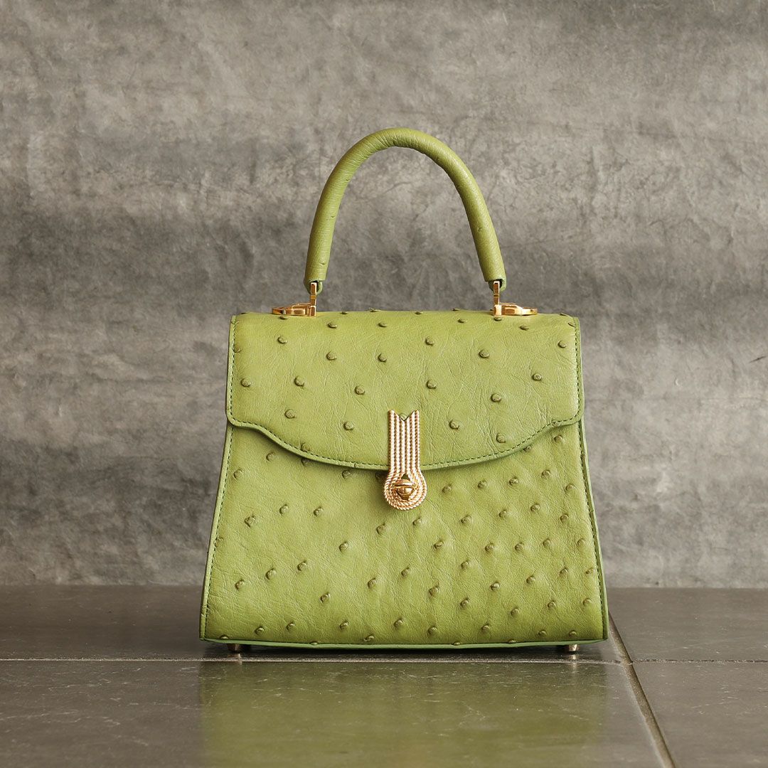 【傳濱野】《Luxury Line》ジュエリーライクなオーストリッチに、王室愛用モデル金具を添えたワンハンドルバッグAlicia Struzzo（アリシアストラッツォ）