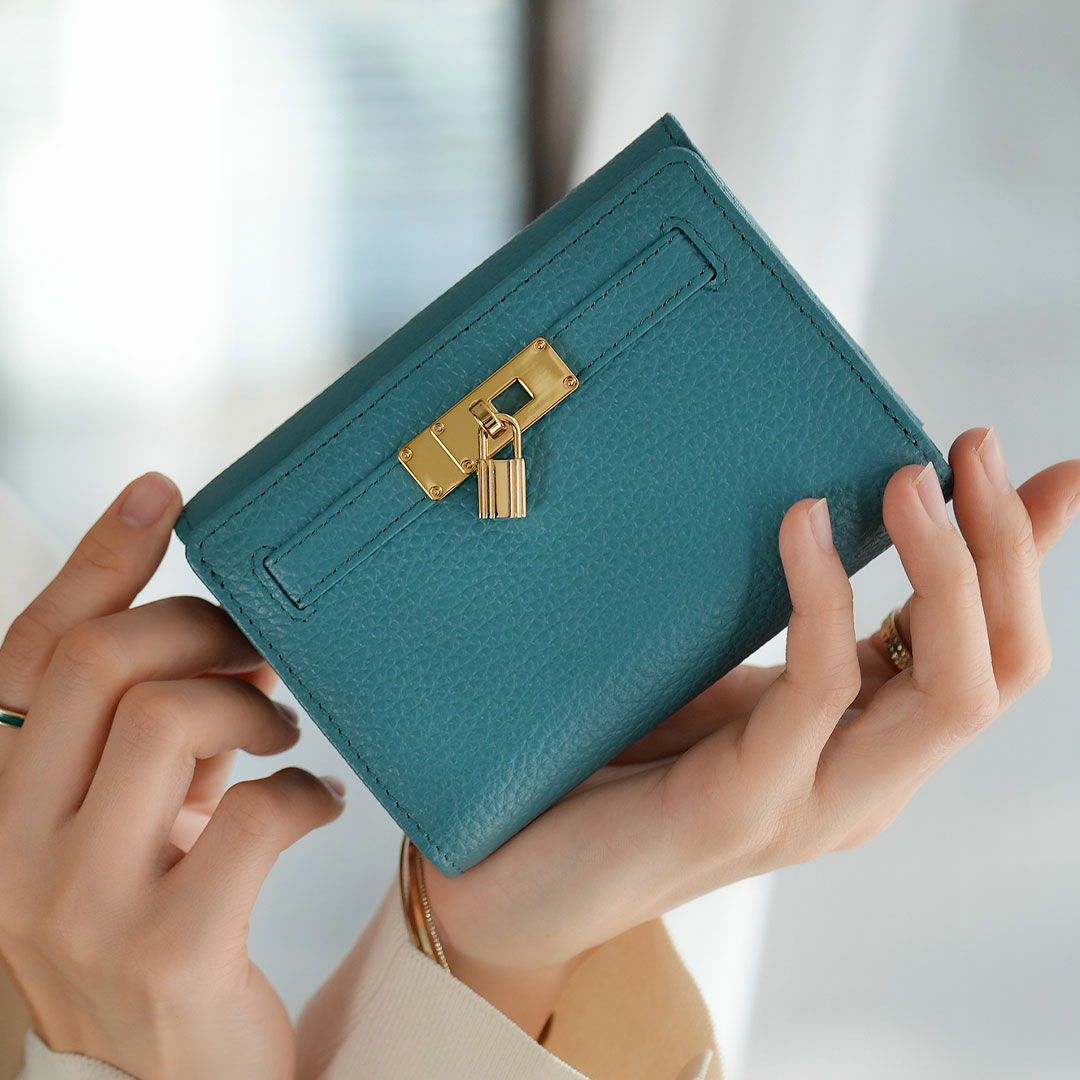 【傳濱野】《人気No.1黄金比シリーズ》二つ折りのコンパクトサイズに、長財布の収納力。濱野家の“七分袖ウォレット”Mietia Wallet Waltz（ミーティアウォレット ワルツ）