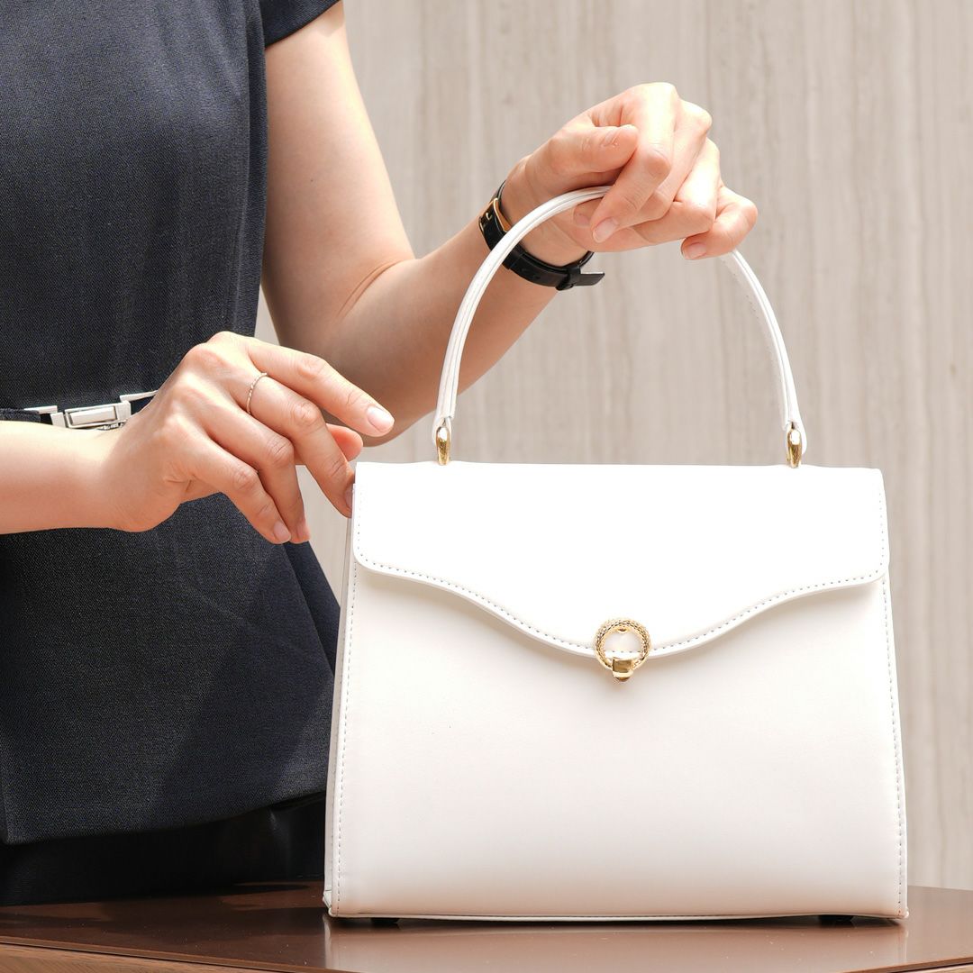 結婚式・入学式にぴったり！白のフォーマルバッグ｜上品＆華やかな